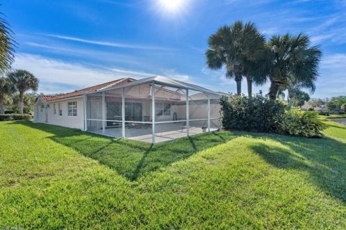 4589 Pasadena Ct, Naples FL 34109-3330 exterior