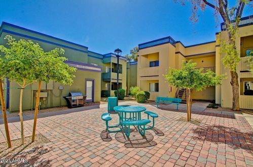 740 Elm St, Phoenix AZ 85013-2416 exterior