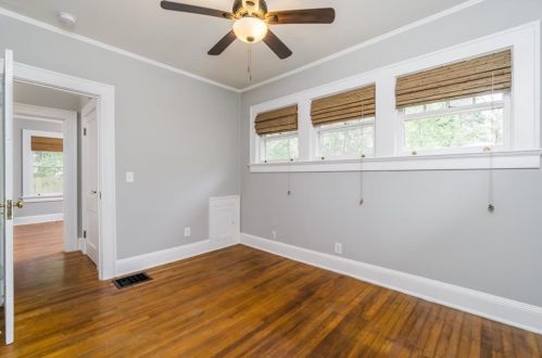 1831 Lyle Ave, Atlanta GA  30337-1204 exterior