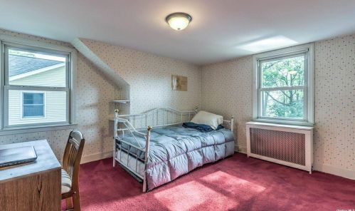 148 Frederick Ave, Babylon NY 11702-2103 exterior