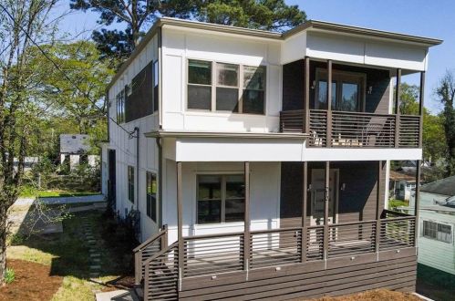 210 Mathewson Pl, Atlanta GA  30314-2629 exterior