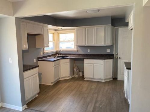 10914 Fairmount Ave, Milwaukee WI 53209-5227 exterior