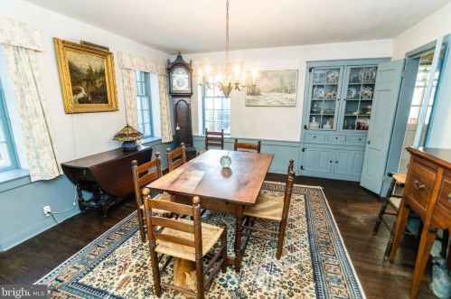 1110 Paxon Holw Rd, Media PA 19063-1116 exterior