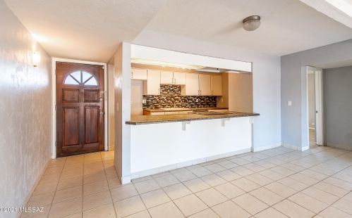 8545 Calle Bolivar, Tucson AZ 85715-5604 exterior