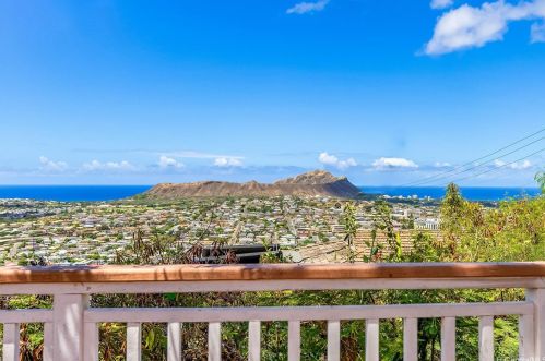 1729 Iwi Way, Honolulu, HI 96816-3826