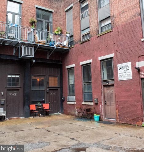 309 Arch St, Philadelphia PA 19106-1810 exterior