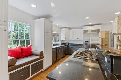 3611 Cloudland Dr, Atlanta GA 30327-2907 exterior