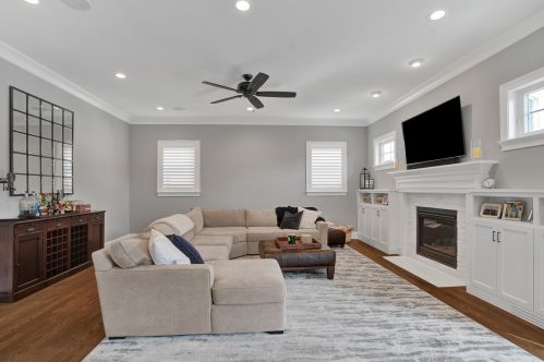 292 Fremont Ave, Elmhurst IL 60126-2200 exterior