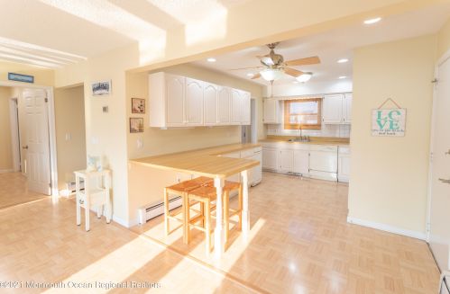 58 Ocean Gate Ave, Berkeley Township NJ 08721-1420 exterior