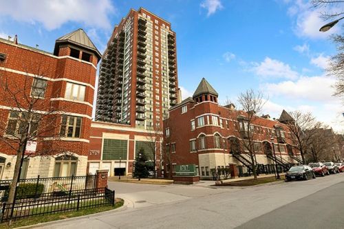 1717 Prairie Ave, Chicago IL 60616-4338 exterior