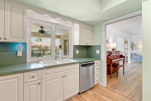 1330 27 Ave, Boynton Beach FL 33435-7529 exterior