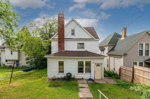2207 3 St, Duluth MN 55805-1856 exterior