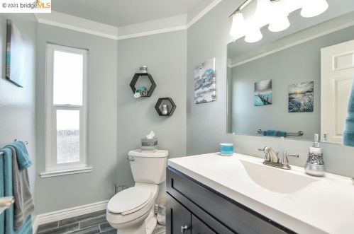 1180 Ridgemont Pl, Concord CA 94521-4831 exterior