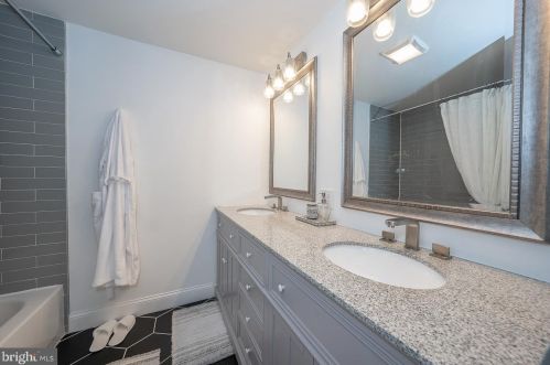 902 29 St, Philadelphia PA 19132-3020 exterior