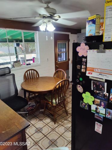 1302 Kleindale Rd, Tucson AZ 85749-8385 exterior