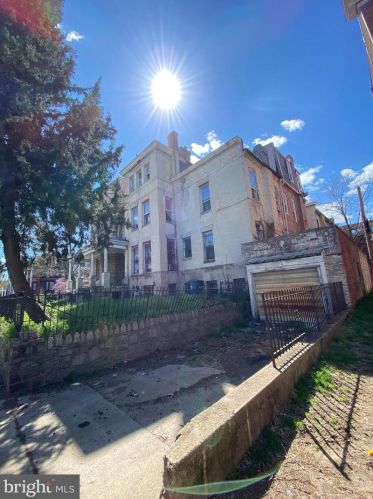 3200 13th St, Washington, DC 20032-4523