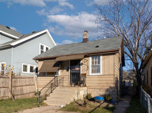 5004 39th St, Milwaukee, WI 53209-5344