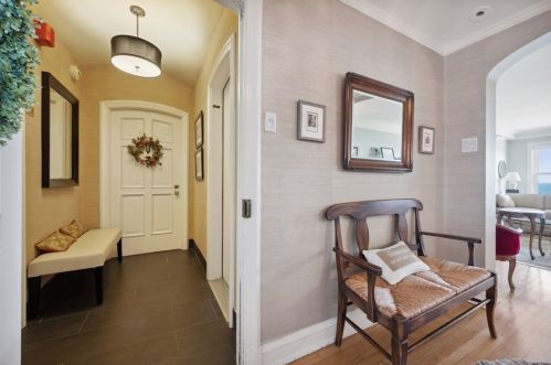 3920 Lake Shore Dr, Chicago IL  60613-3447 exterior