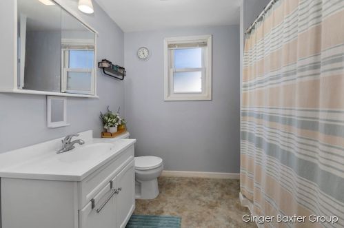 439 Riv St, Belding MI 48809-1964 exterior