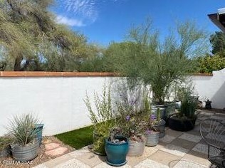 414 Paseo Solana, Green Valley AZ 85614-2729 exterior