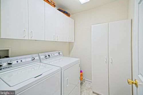 2 Greystone Dr, Lewes DE 19958-9450 exterior