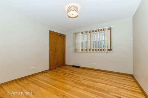 5411 Nottingham Ave, Chicago IL 60638-3109 exterior