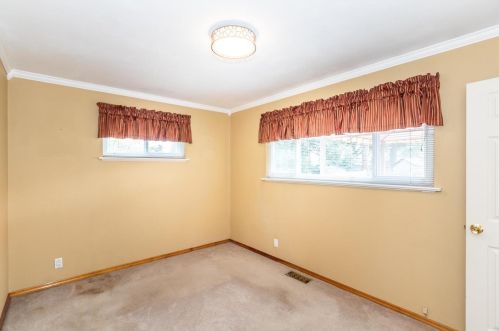 1438 Homecrest Dr, Saint Louis MO 63127-1124 exterior