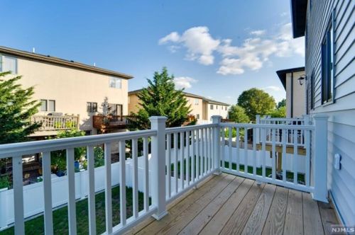 192 9th St, Fairview NJ 07022-1609 exterior