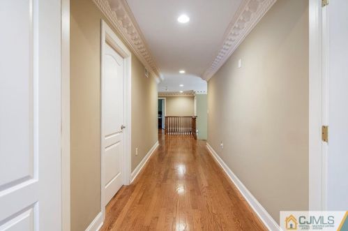 21 Southfield Rd, Edison NJ 08820-3141 exterior