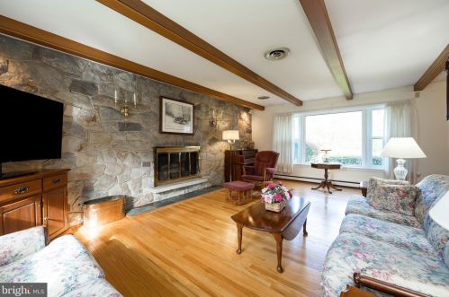 1526 Chestnut Hill Rd, Pottstown PA 19465-7156 exterior