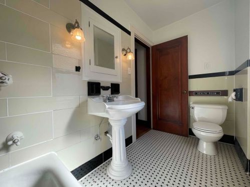 16 Lehigh Ave, Pittsburgh PA 15229-1556 exterior