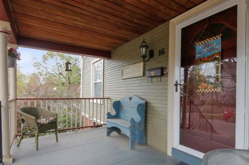 16 Riverview St, Springfield, MA 01108-1635