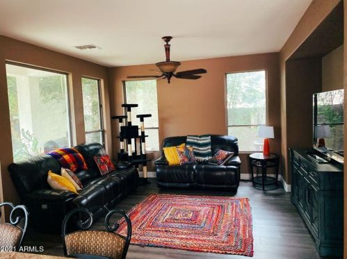 1843 Dunbar Dr, Phoenix AZ 85041-6350 exterior