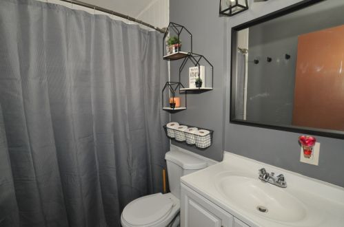 3028 94, Milwaukee WI 53227-3611 exterior