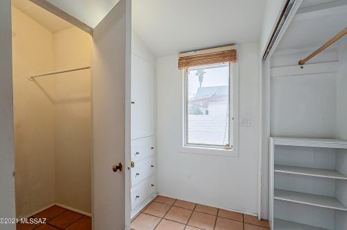 1338 Grant Rd, Tucson AZ 85712-2307 exterior