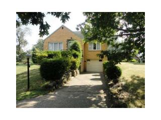 170 Fieldcrest Dr, Pittsburgh, PA 15221-3743