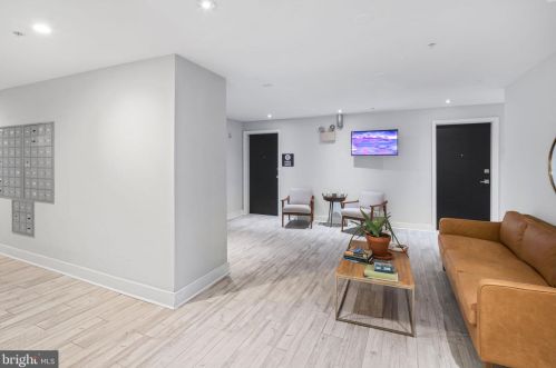 418 13th St, Philadelphia PA  19147-3601 exterior