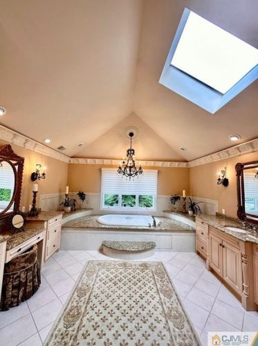 21 Southfield Rd, Edison NJ 08820-3141 exterior