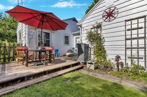 207 80, Milwaukee WI 53214-1419 exterior