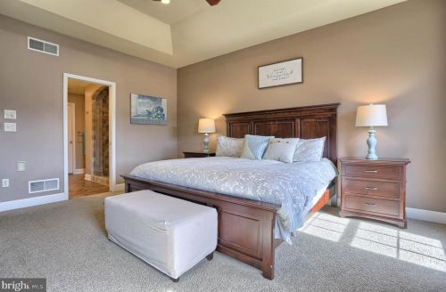 1110 Cord Dr, Hummelstown PA 17036-6815 exterior