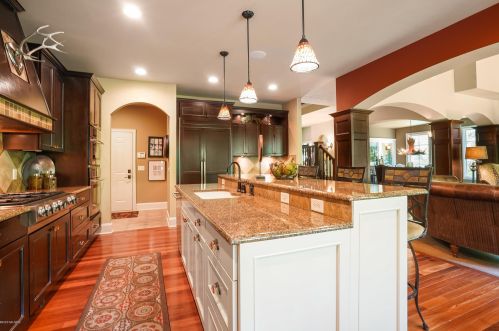 2068 Tall Pne Dr, Grand Rapids MI 49546-7923 exterior