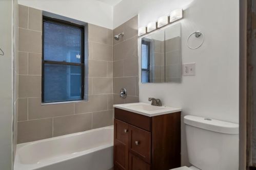 7609 Perry Ave, Chicago IL 60628-6827 exterior