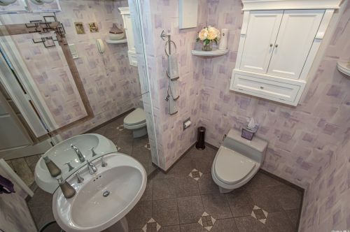 168 Suffolk Ave, Babylon NY 11704-2825 exterior