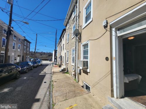 134 Krams Ave, Philadelphia PA  19127-2011 exterior