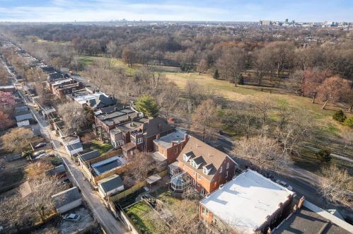 3826 Arsenal St, Saint Louis MO 63116-4803 exterior