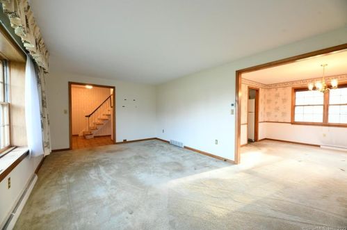 64 Grv Rd, North Haven CT 06473-2420 exterior