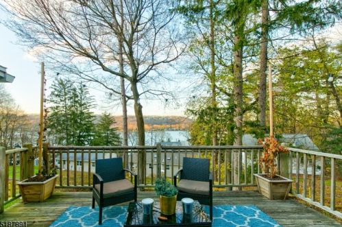 56 Glenside Trl, Sparta NJ  07871-1244 exterior