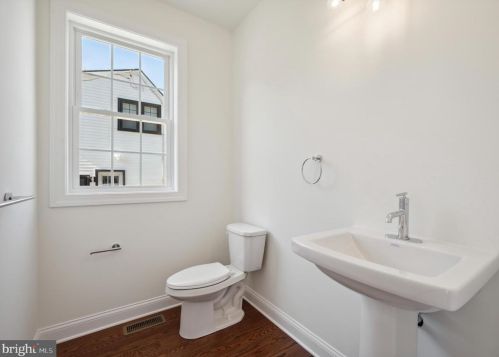 214 Elm Ave, Media PA 19063-5742 exterior