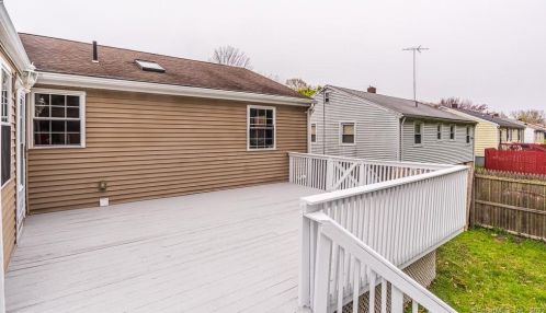 5 Arbor Dr, Norwalk CT 06854-3407 exterior