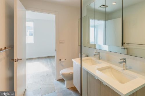 1112 Bodine St, Philadelphia PA 19122-0030 exterior